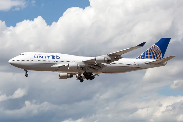 United Airlines Boeing 747 — Stok fotoğraf