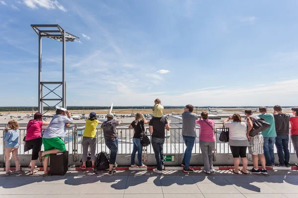 Terraza para visitantes en el aeropuerto de Frankfurt, Alemania —  Fotos de Stock