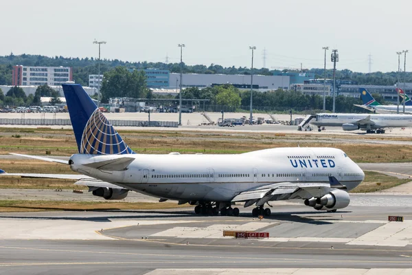 United Airlines Boeing 747 in Frankfurt — Stok fotoğraf