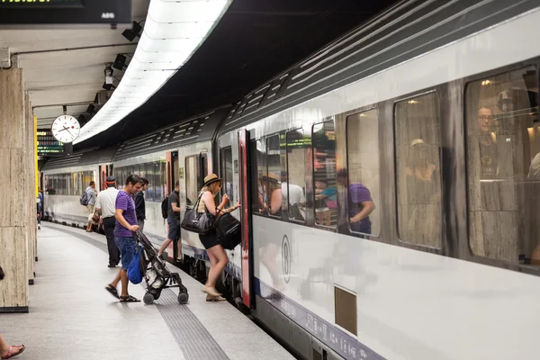 브뤼셀, 벨기에 있는 기차 — 스톡 사진