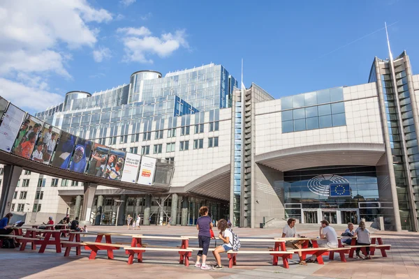 Edificio del Parlamento Europeo en Bruselas — Foto de Stock