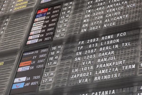 Flight Information at the Brussels International Airport — Stock Photo, Image
