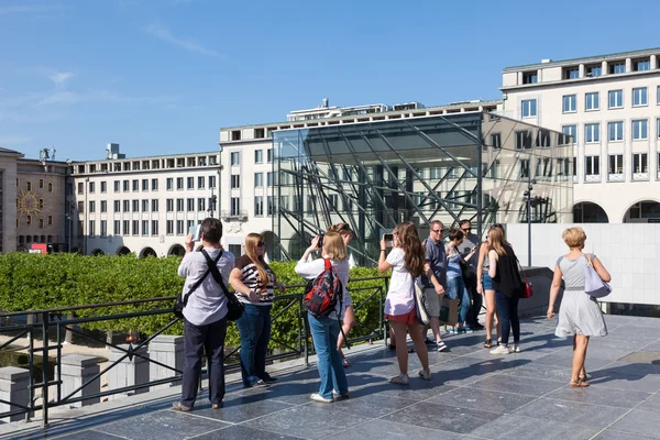 Turistas en la Plaza, Bruselas — Foto de Stock