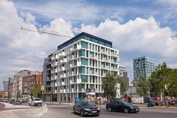 Edificio moderno en la ciudad de Amberes, Bélgica — Foto de Stock