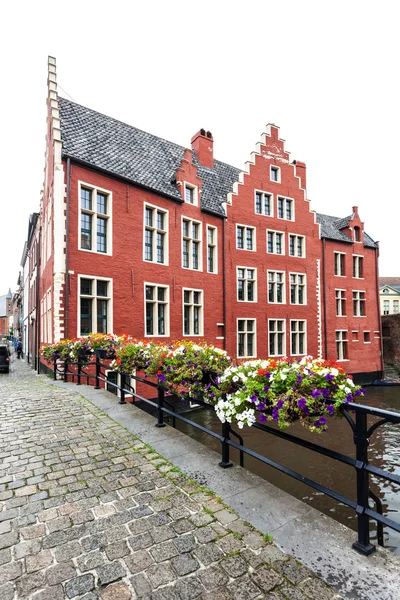 Red house in Ghent, Belgium — Φωτογραφία Αρχείου