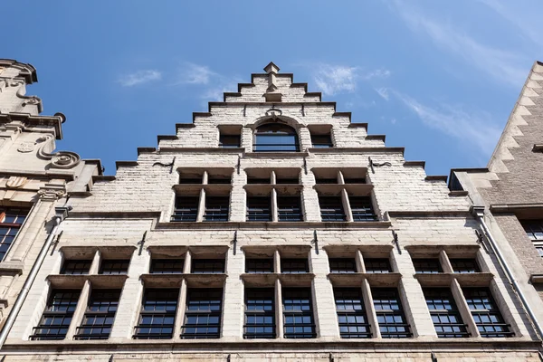 Fachada de edificios antiguos en Bélgica —  Fotos de Stock