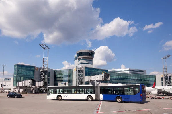 Control Tower at Frankfurt Main Airport — 图库照片