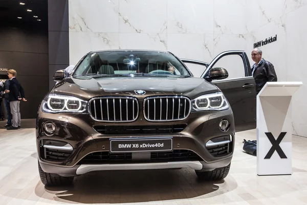 Новый BMW X6 xDrive на выставке IAA 2015 — стоковое фото