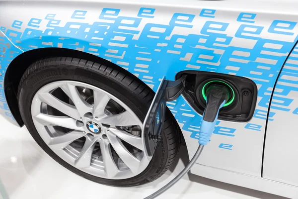 New hybrid BMW car at the IAA 2015 — Stockfoto