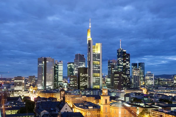 Frankfurt Main Downtown på natten — Stockfoto