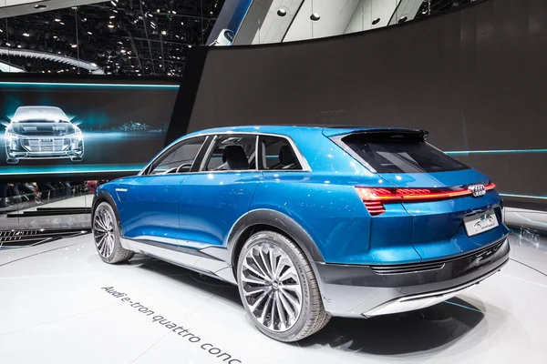 Audi e-tron quattro concept at the IAA 2015 — Stock Photo, Image