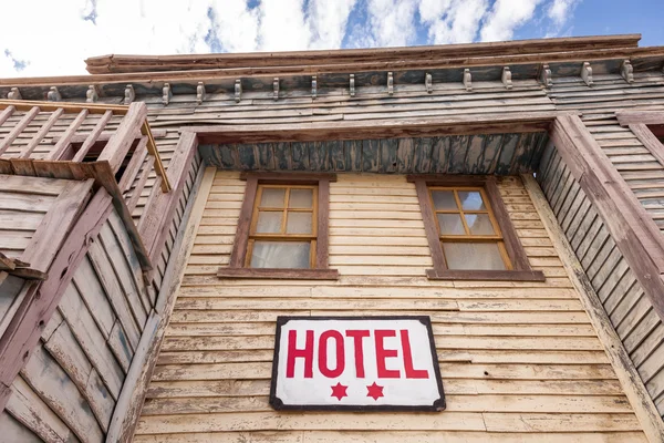 Hotel de două stele din lemn — Fotografie, imagine de stoc