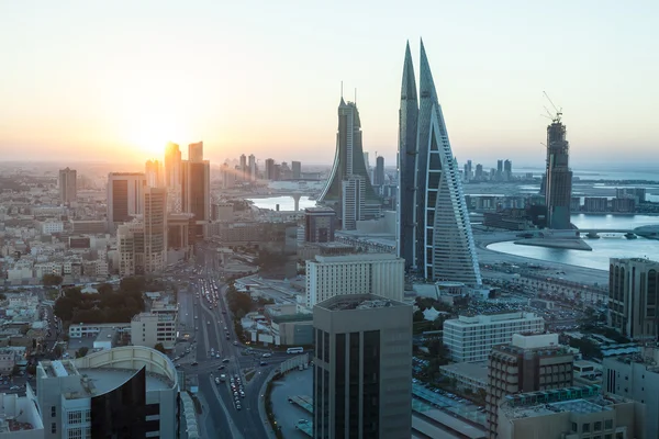 Manama stad bij zonsondergang, Bahrein (Bahrain) — Stockfoto