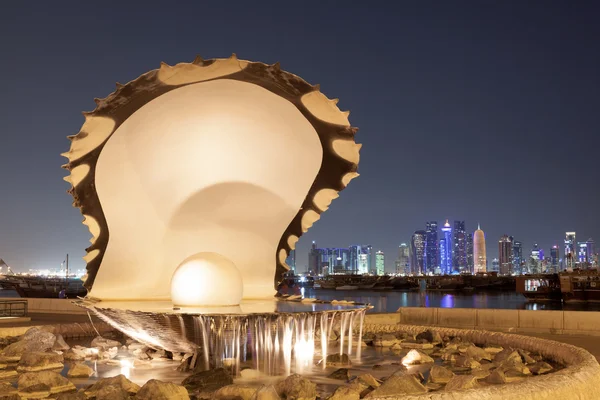 Pearl fountain in Doha, Qatar — Stock Photo, Image