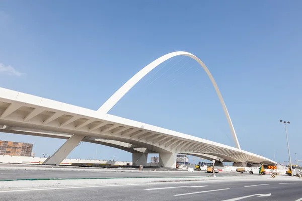 Новый мост в Лусаиле, Катар — стоковое фото