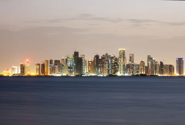 Doha West Bay Skyline at night. Qatar, Middle East — Stok fotoğraf