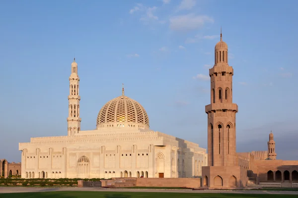 Sultão Qaboos Grande Mesquita em Mascate, Omã — Fotografia de Stock