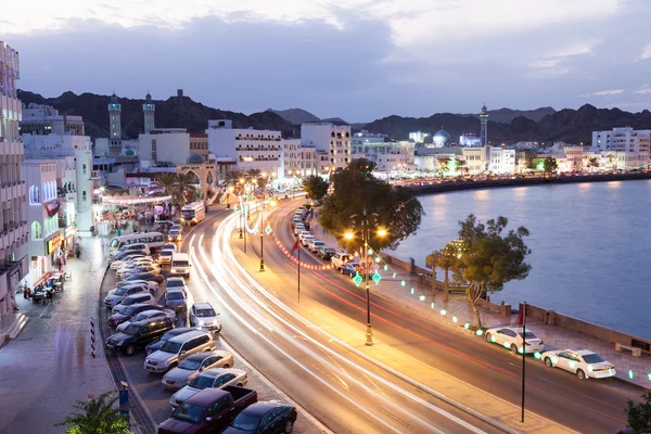 Corniche el az éjszakai Muttrah. Maszkat, Omán — Stock Fotó