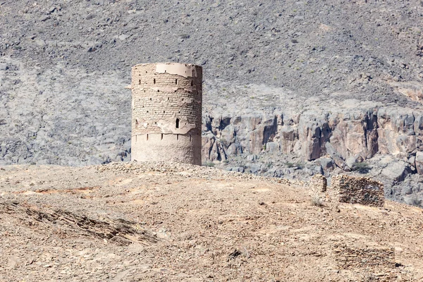 Antiga torre de vigia em Oman — Fotografia de Stock