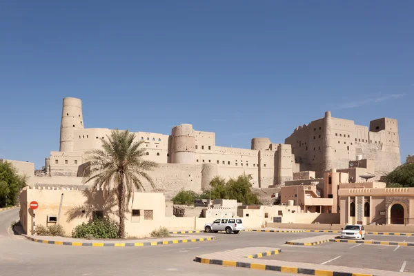Historisk fortet Bahla i Oman – stockfoto
