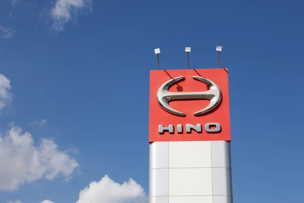 Hino teherautók kereskedő Ománban — Stock Fotó