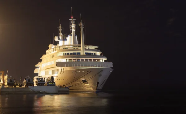 Yacht of Sultan Qaboos in Muttrah, Oman — Stock Photo, Image