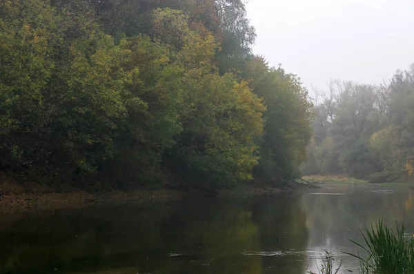 Otoño Paisaje Del Río Niebla Mañana — Foto de Stock