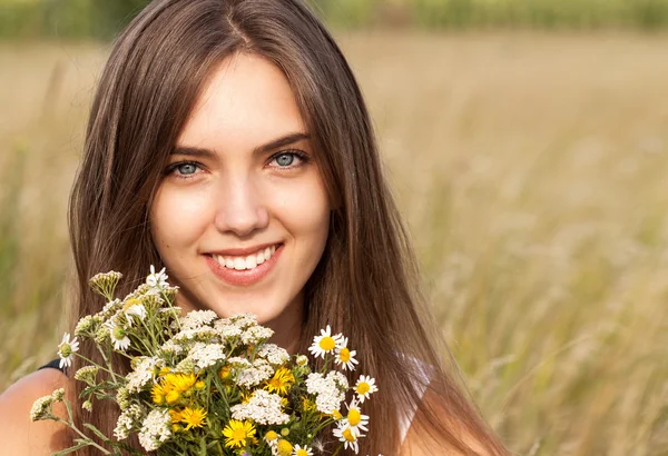 Portrait of young beautiful pretty cute romantic girl — Stock Photo, Image