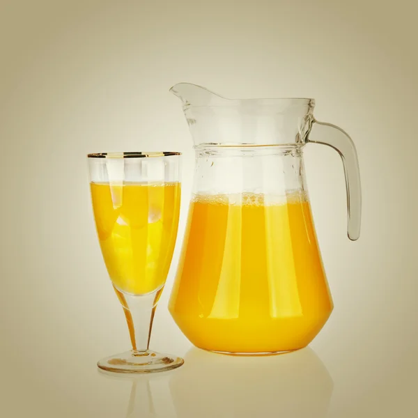 Кувшин апельсинового сок — стоковое фото