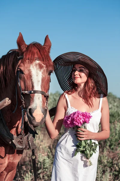 Woman and horse in summer day, outdoors. Series — Stock Photo, Image