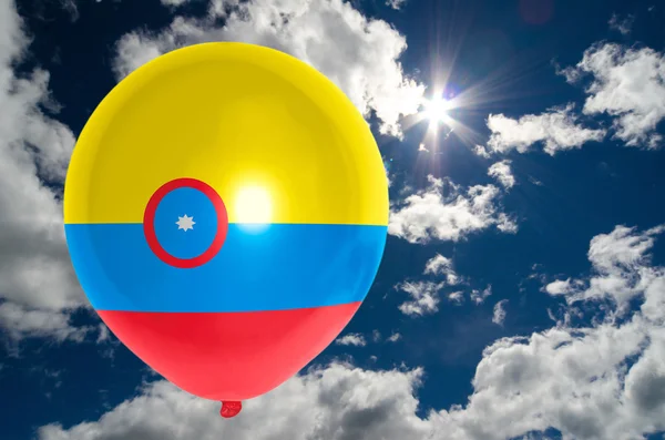 Ballon avec drapeau colombien sur le ciel — Photo