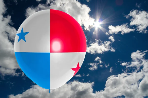 Ballong med flagga panama på himlen — Stockfoto