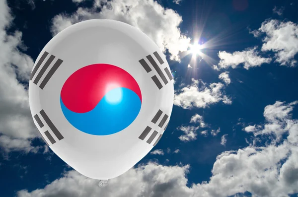 Palloncino con bandiera della Corea del Sud sul cielo — Foto Stock