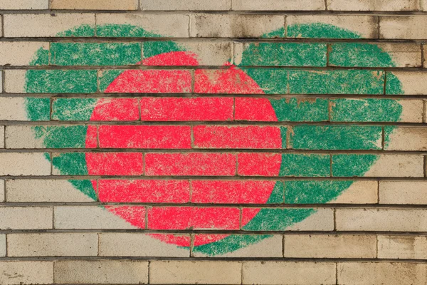 Drapeau en forme de coeur du bangladesh sur le mur de briques — Photo