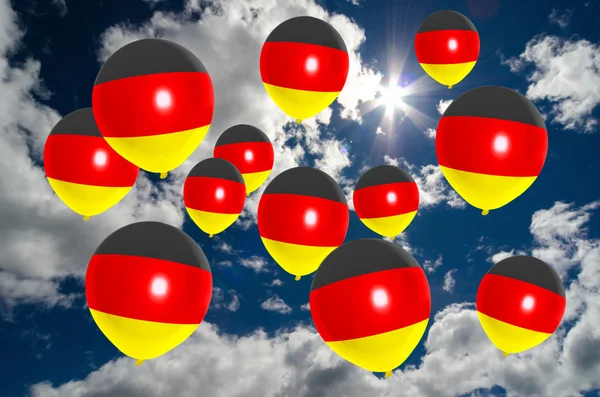 Molti palloncini con bandiera germania sul cielo — Foto Stock