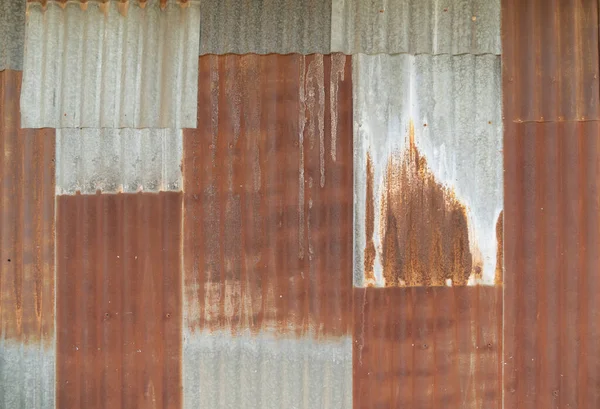 Μεταλλικές Ατσάλινες Ταινίες Σκουριασμένο Κυματοειδές Μέταλλο Σιδήρου Ψευδάργυρος Τοίχο Χάλυβα — Φωτογραφία Αρχείου