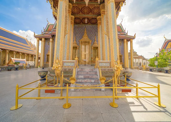 Золота Пагода Храмі Смарагдового Будди Бангкоку Таїланд Ват Пха Кейв — стокове фото