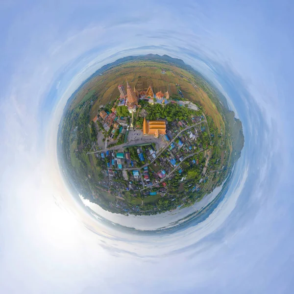 Petite Planète Sphère 360 Degrés Panorama Vue Aérienne Big Golden — Photo