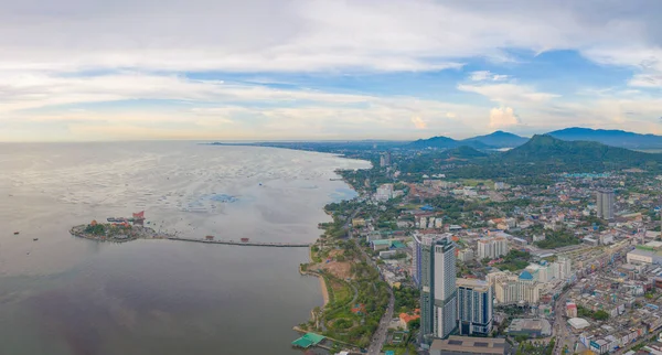 泰国Chonburi天际线 Sri Racha县海景住宅建筑的空中景观 亚洲的城市 建筑景观背景 — 图库照片