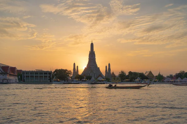 Остров Даун Ват Арун Рекой Чао Прайя Бангкок Таиланд Остров — стоковое фото
