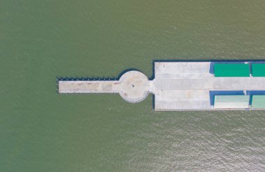 Sri Racha bölgesindeki Ang Sila 'nın deniz manzarası, Chonburi silueti, Tayland. Asya 'daki şehir. Mimari manzara geçmişi.