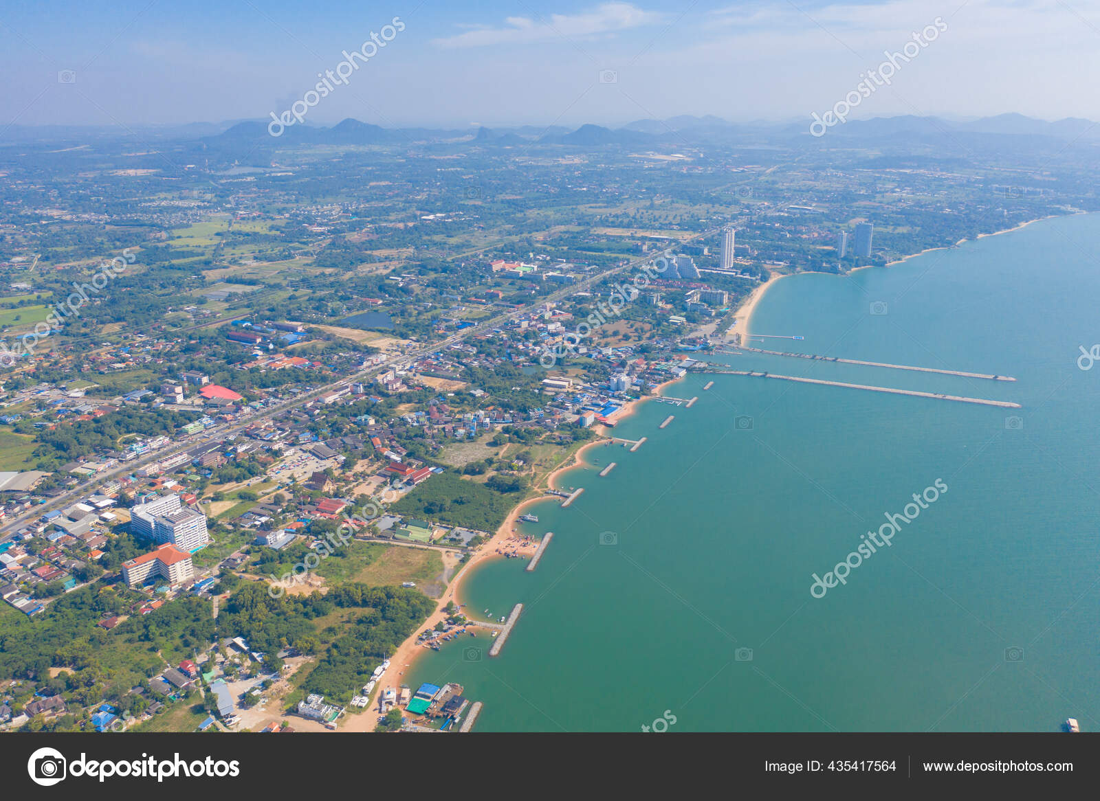空中俯瞰帕塔亚海夏季在泰国海滩城市蓝天为旅游背景成布里天际线 图库照片 C Tampatra Hotmail Com 空中俯瞰帕塔亚海夏季在泰国海滩城市蓝天为旅游背景成布里天际线 图库照片 C Tampatra Hotmail Com