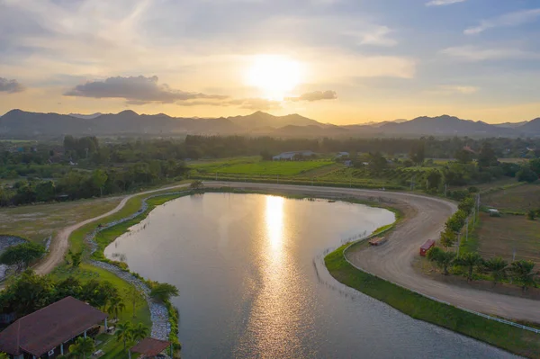 青山与湖泊或河流的空中景观 泰国Nakhon Ratchasima Khao Yai自然景观背景 — 图库照片