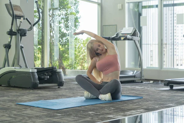 Portrait Fit White Healthy Woman Caucasian Person Stretching Doing Exercise — Stock Photo, Image