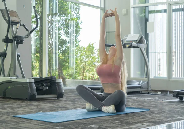 Portrait Fit White Healthy Woman Caucasian Person Stretching Doing Exercise — Stock Photo, Image