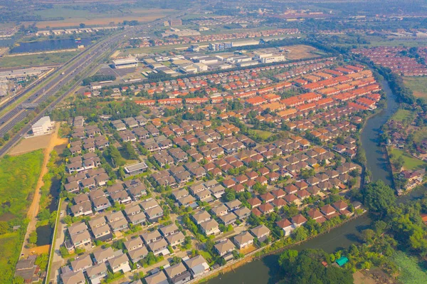 Flygfoto Över Bostadsområdet Bostadsutveckling Ovanifrån Högst Upp Fastigheter Bangkok City — Stockfoto