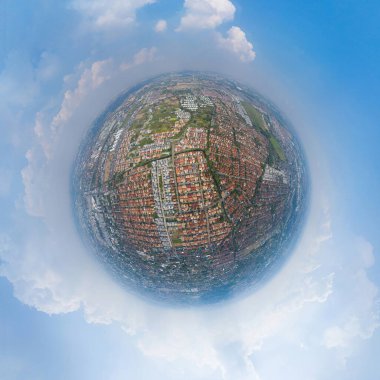 Küçük gezegen 360 derece küre. Yerleşim yerlerinin hava manzaralı manzarası. Yukarıdan kentsel konut geliştirme. Üst Manzara. Bangkok City, Tayland 'da gayrimenkul. Özellik.