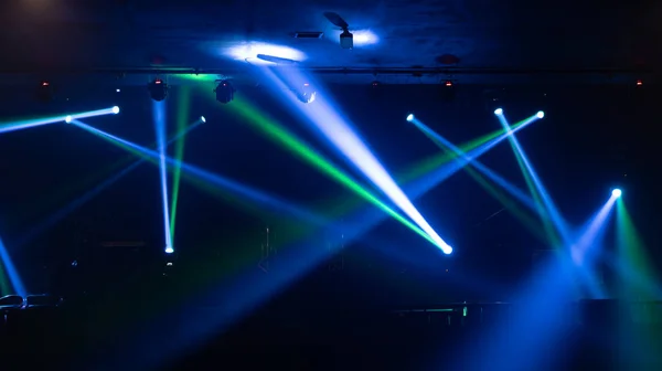 Concerto Palcoscenico Vuoto Con Illuminazione Colorata Laser Fascio Luce Spettacolo — Foto Stock