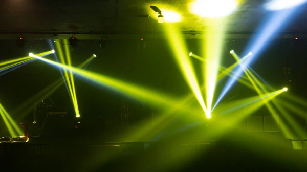 Concerto Palcoscenico Vuoto Con Illuminazione Colorata Laser Fascio Luce Spettacolo — Foto Stock