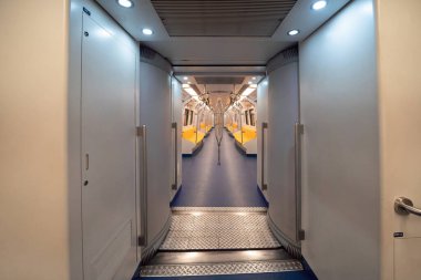 Bangkok City, Tayland 'da toplu taşıma treni, metro ya da metro içinde içi boş bir metro..